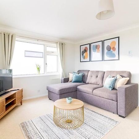 Incredible Sea View 2 Bedroom Beach Apartment Борнмут Экстерьер фото